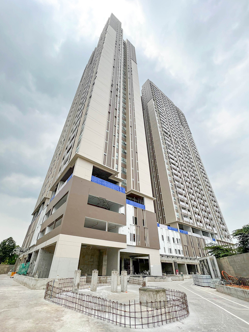 Hình ảnh tiến độ căn hộ Opal Skyline