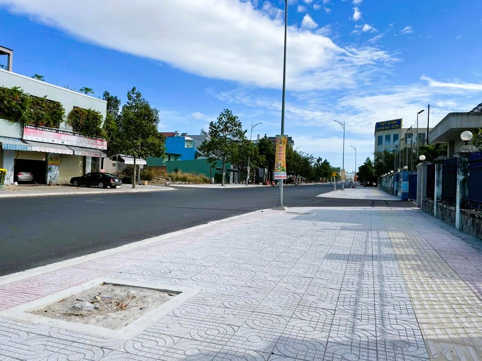 Đất đường Hùng Vương Phú Mỹ