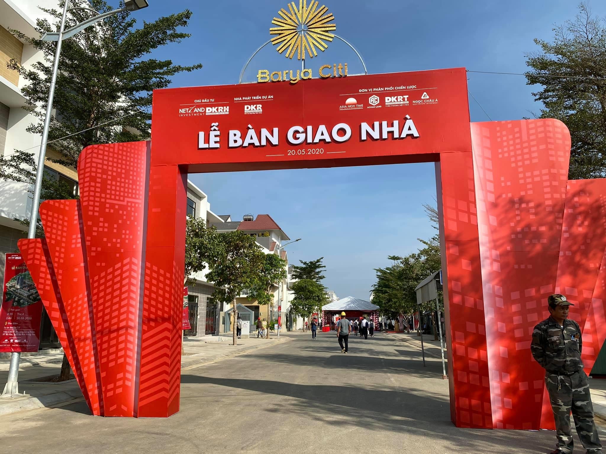 Bàn giao khách hàng nhận nha