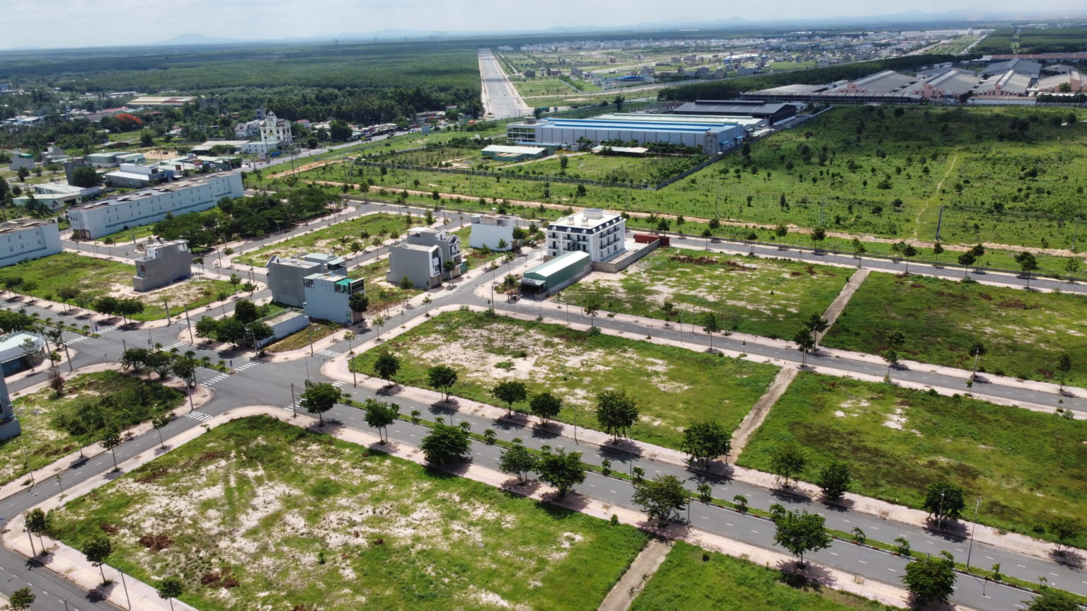 D2D nằm ngay sát khu tái định cư