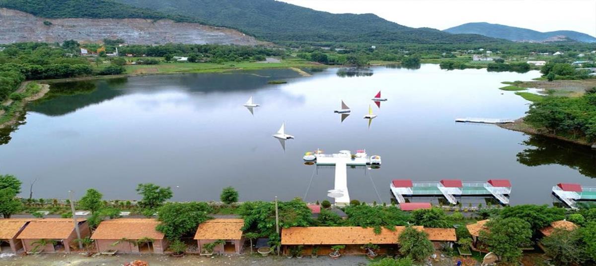 Khu du lịch hồ Marina Châu Pha